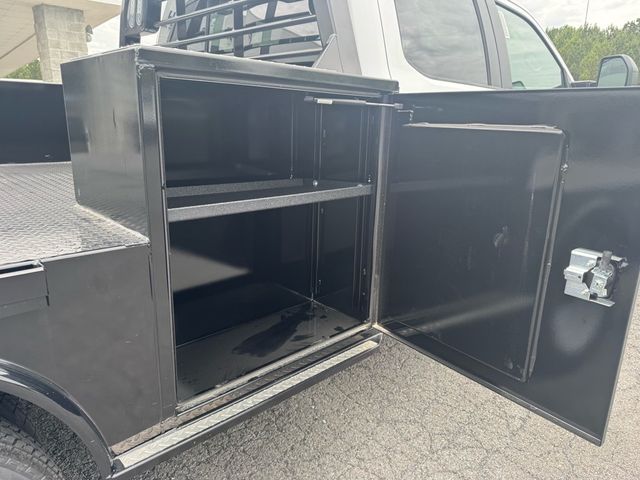 2026 Ford Super Duty F-450 DRW Cab-Chassis  - 23015993 - 7