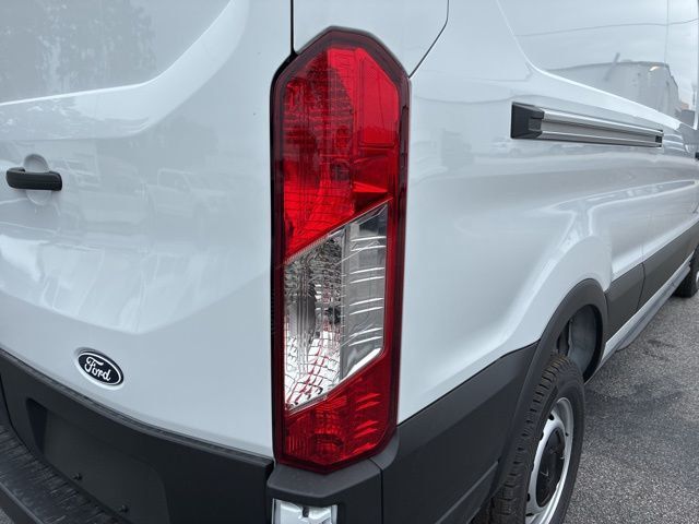 2026 Ford Transit Cargo Van T-250 148" Med Rf 9150 GVWR RWD - 22943335 - 13