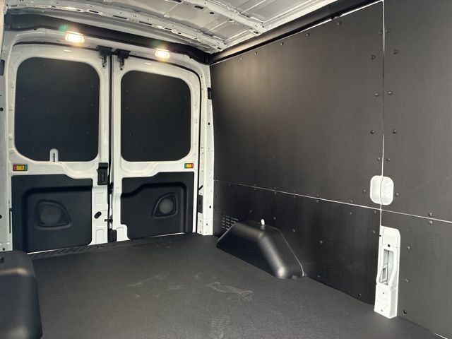 2026 Ford Transit Cargo Van T-250 148" Med Rf 9150 GVWR RWD - 22943335 - 21