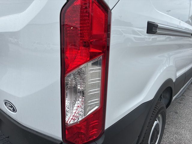 2026 Ford Transit Cargo Van T-250 148" Med Rf 9150 GVWR RWD - 22950966 - 13