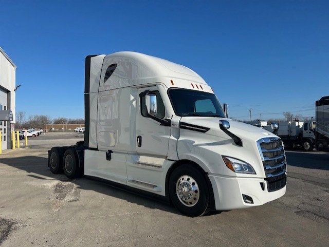 2026 Freightliner CASCADIA 126 2026 FREIGHTLINER CASCADIA 126 SLEEPER - 23018387 - 0