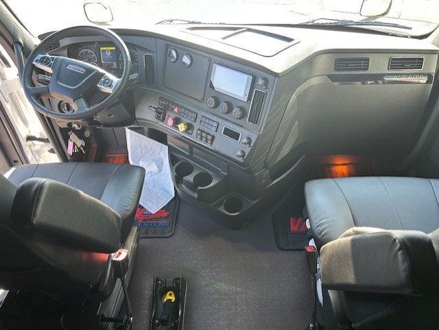 2026 Freightliner PT126SLP 2026 FREIGHTLINER CASCADIA 126 SLEEPER - 23018383 - 15