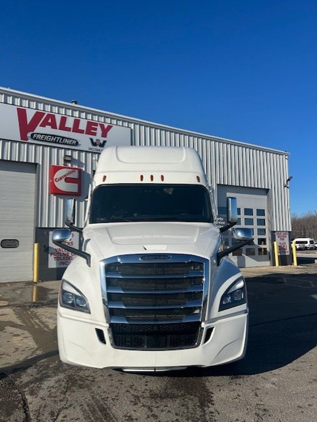 2026 Freightliner PT126SLP 2026 FREIGHTLINER CASCADIA SLEEPER - 22997431 - 1