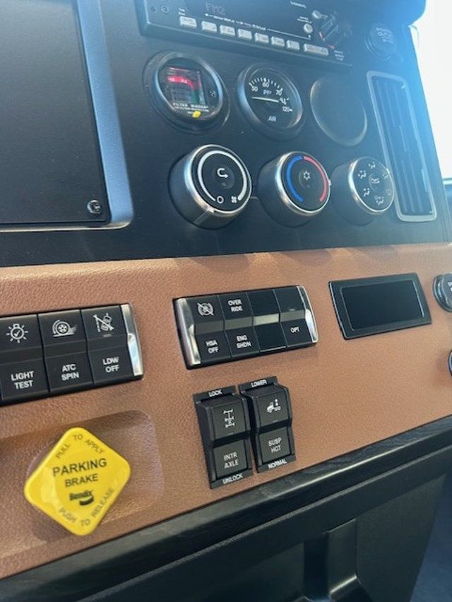 2026 Freightliner PT126SLP 2026 FREIGHTLINER CASCADIA SLEEPER - 22997431 - 19