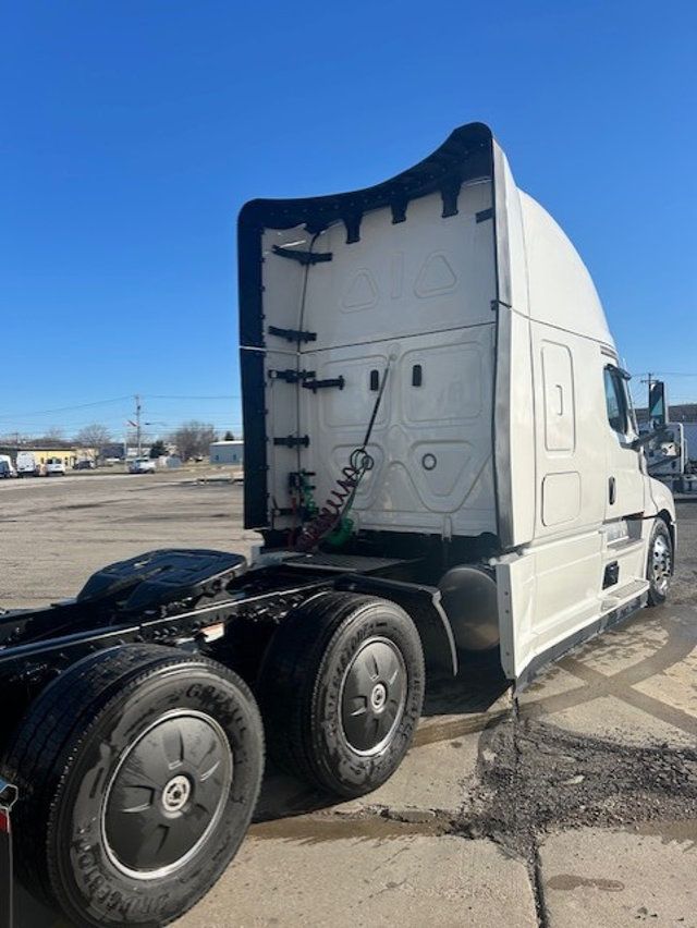 2026 Freightliner PT126SLP 2026 FREIGHTLINER CASCADIA SLEEPER - 22997431 - 3