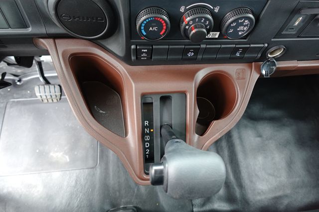 2026 HINO L6 (26ft Box Truck w/ Lift Gate) - 23024828 - 52