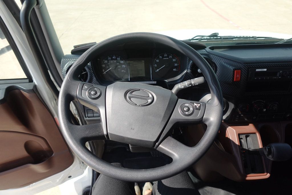 2026 HINO L6 (26ft Box Truck w/ Lift Gate) - 23035850 - 37