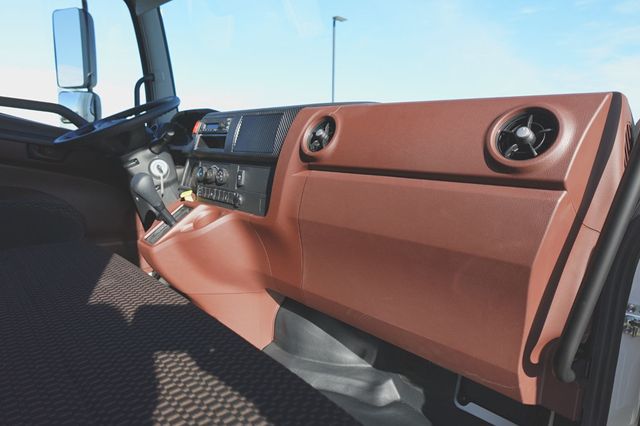 2026 HINO L6 (26ft Box w/ ICC Bumper) - 22974831 - 34