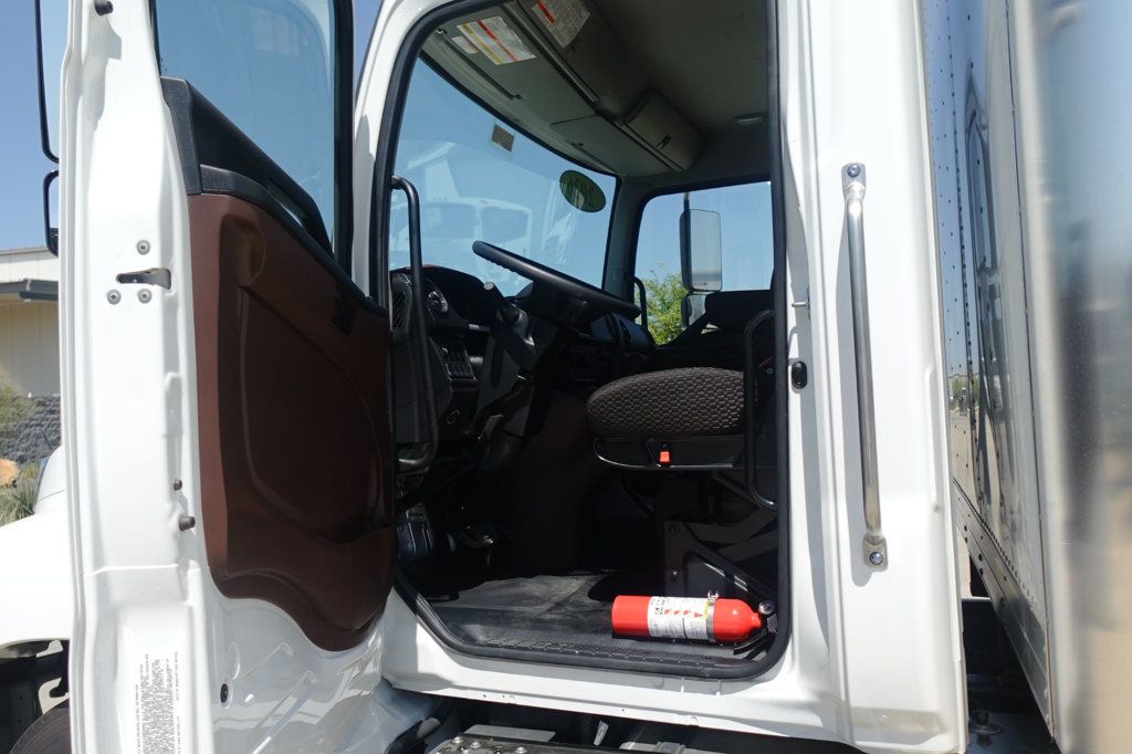 2026 HINO L6 (26ft Box with Lift Gate) - 22869023 - 34