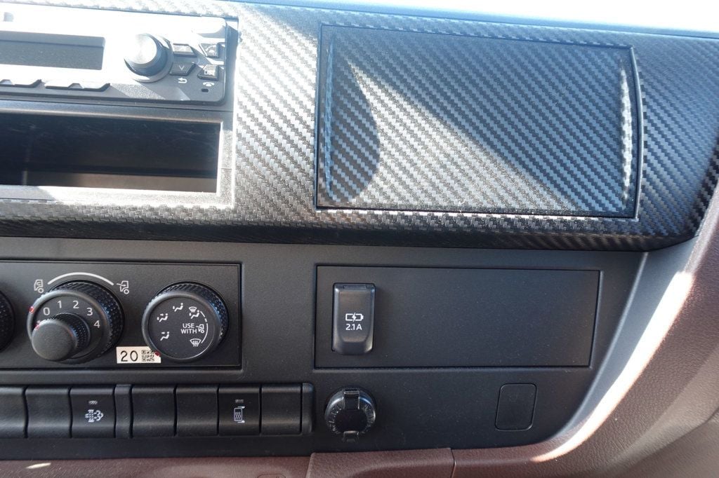 2026 HINO L6 (26ft Box with Lift Gate) - 22901190 - 53