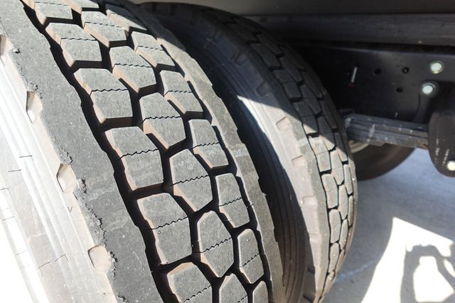 2026 HINO L6 (26ft Box w/ Liftgate) - 22879730 - 33