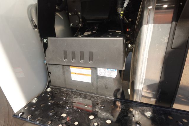 2026 HINO L6 (26ft Box w/ Liftgate) - 22879730 - 39