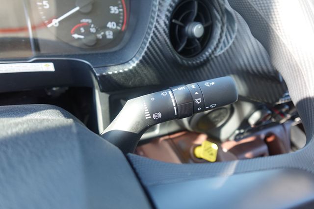 2026 HINO L6 (26ft Box w/ Liftgate) - 22879730 - 52