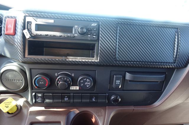 2026 HINO L6 (26ft Box w/ Liftgate) - 22879730 - 61