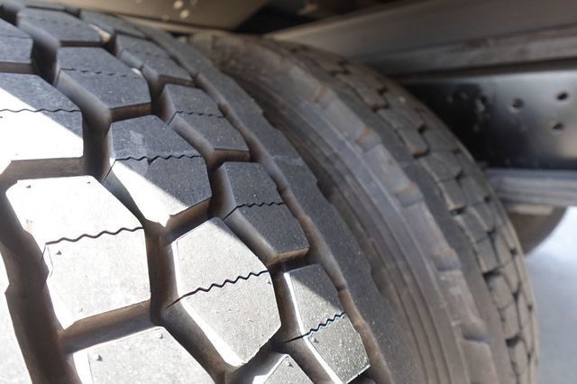 2026 HINO L6 (26ft Box w/ Lift Gate) - 22879735 - 24