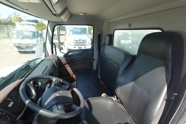 2026 HINO L6 (26ft Box w/ Lift Gate) - 22879735 - 34