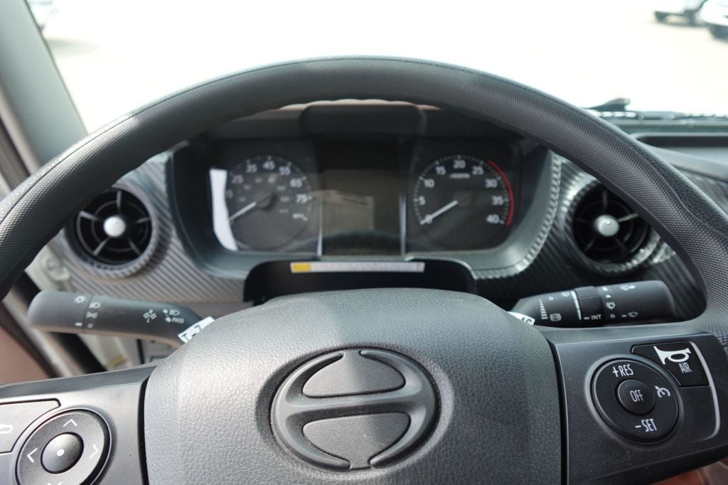 2026 HINO L6 (26ft Box w/ Lift Gate) - 22879811 - 39