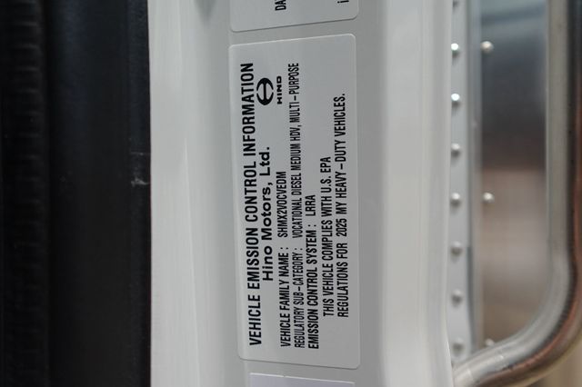 2026 HINO L6 (26ft Box w/ Lift Gate) - 23047969 - 73