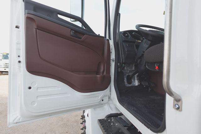 2026 HINO L6 (26ft Reefer Truck w/ ICC Bumper) - 23004623 - 18