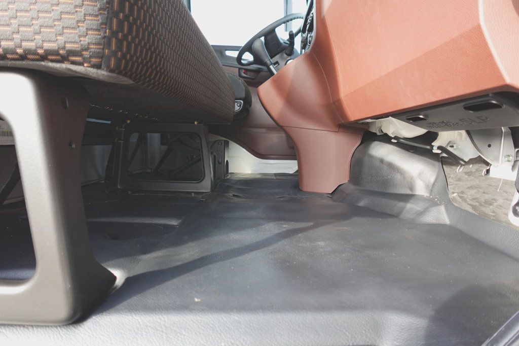 2026 HINO L6 (26ft Reefer Truck w/ ICC Bumper) - 23004623 - 22