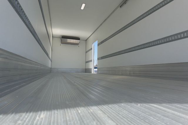 2026 HINO L6 (26ft Reefer Truck w/ ICC Bumper) - 23004641 - 12