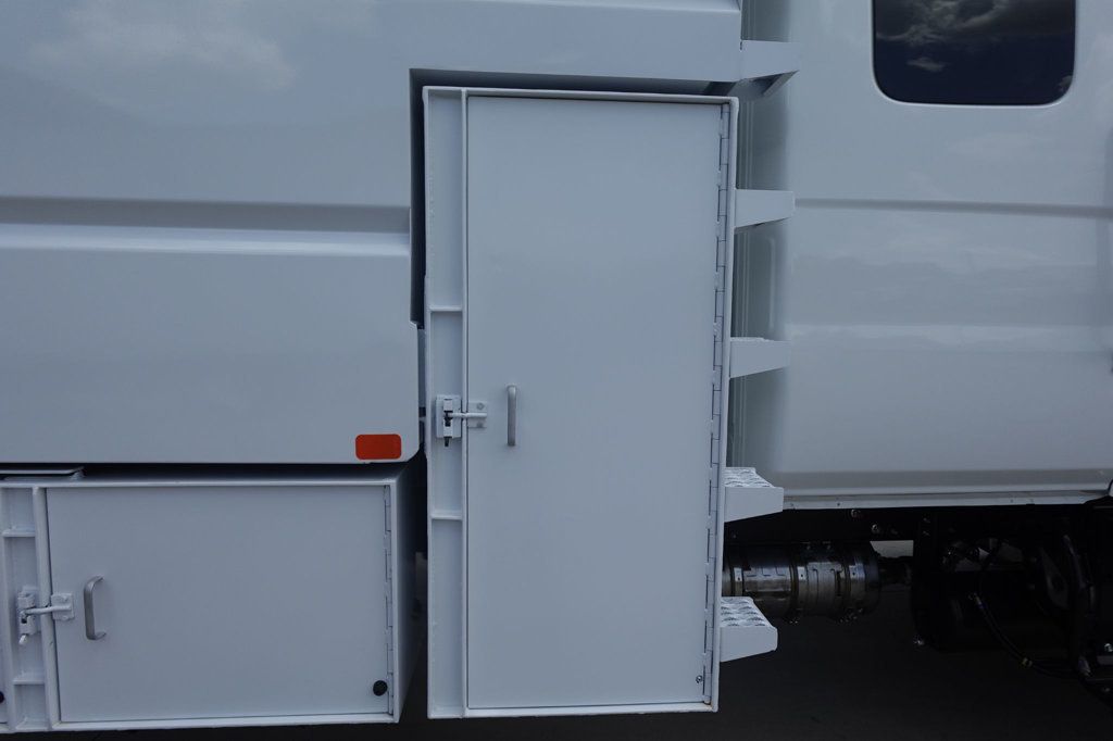 2026 HINO L6 Extended Cab (16ft Chipper Truck) - 22902702 - 11