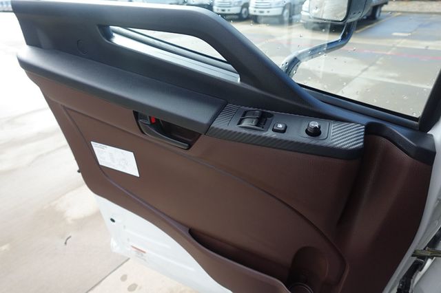 2026 HINO L6 Extended Cab (16ft Chipper Truck) - 22920067 - 44