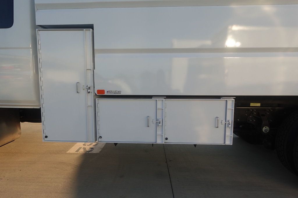 2026 HINO L6 Extended Cab (16ft Chipper Truck) - 22933256 - 32