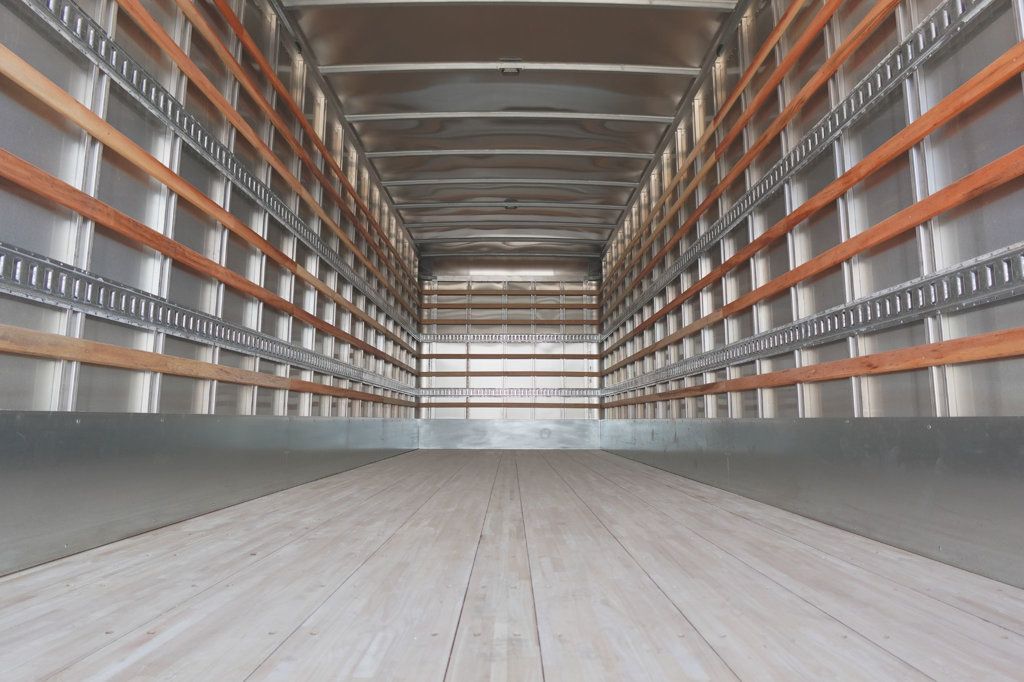 2026 HINO L6 - Extended Cab (26ft Box w/ Lift Gate) - 22940978 - 11