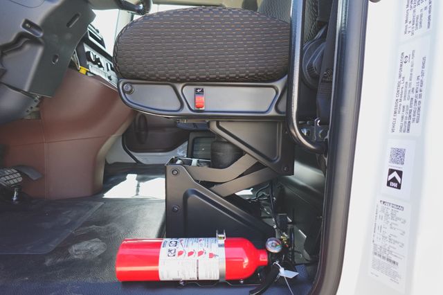 2026 HINO L6 - Extended Cab (26ft Box w/ Lift Gate) - 22940978 - 23