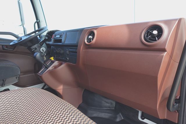 2026 HINO L6 - Extended Cab (26ft Box w/ Lift Gate) - 22940978 - 39