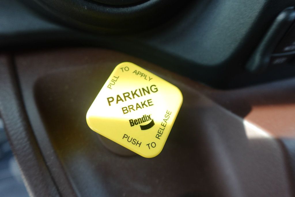 2026 HINO L6AA (26ft Box Truck w/ Lift Gate) - 23006190 - 52