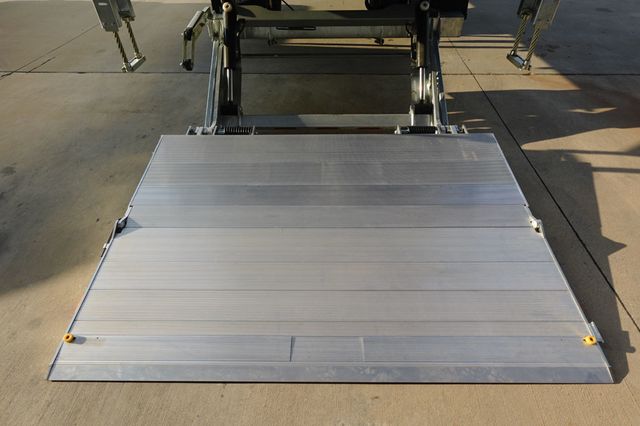 2026 HINO L6AA (26ft Box Truck w/ Lift Gate) - 23006192 - 24