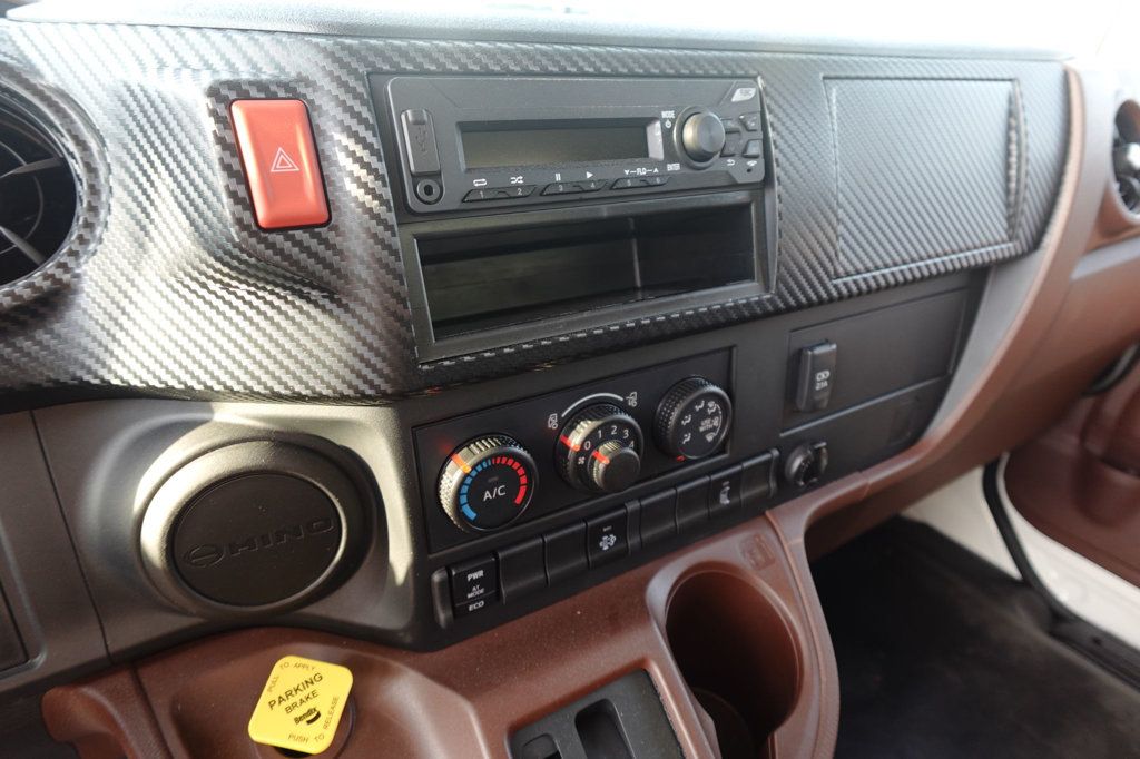 2026 HINO L6AA (26ft Box Truck w/ Lift Gate) - 23006192 - 49