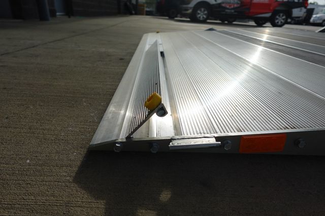 2026 HINO L6AA (26ft Box Truck w/ Lift Gate) - 23006193 - 25