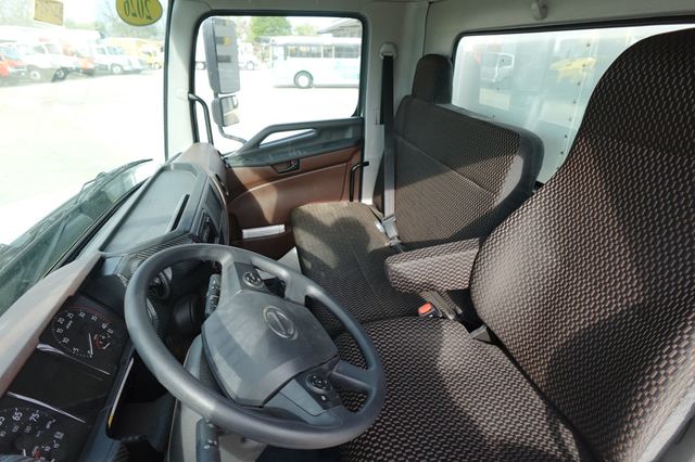 2026 HINO L6AA (26ft Box Truck w/ Lift Gate) - 23006193 - 43