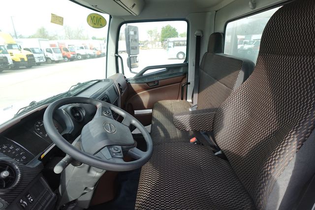 2026 HINO L6AA (26ft Box Truck w/ Lift Gate) - 23006193 - 44