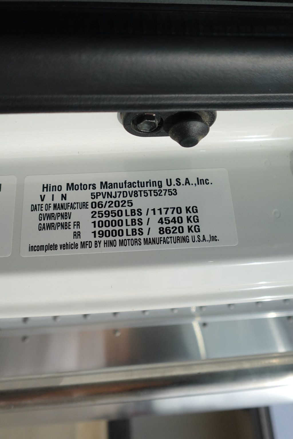 2026 HINO L6AA (26ft Box Truck w/ Lift Gate) - 23006193 - 71