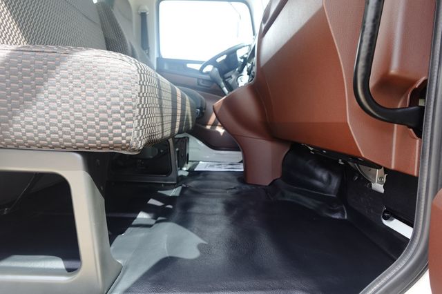 2026 HINO L6AA (26ft Box with Lift Gate) - 23009743 - 58