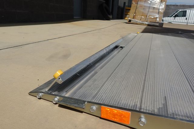 2026 HINO L6AA (26ft Box with Lift Gate) - 23009751 - 24