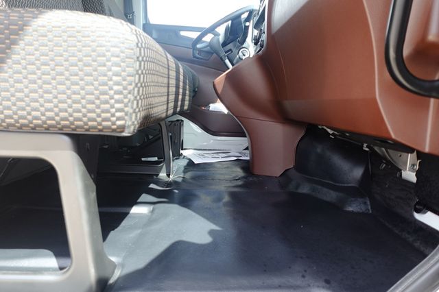 2026 HINO L6AA (26ft Box with Lift Gate) - 23009751 - 59