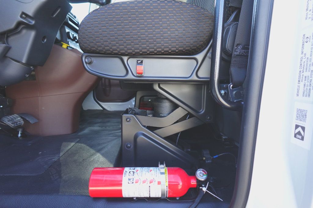 2026 HINO L6AA (26ft Box w/ Lift Gate) - 23003292 - 23