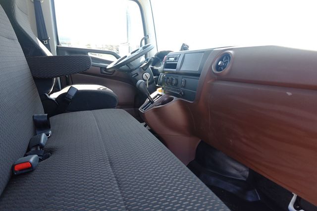 2026 HINO L7A - Derate (26ft Reefer Truck w/ Lift Gate & Ramp) - 23003306 - 61