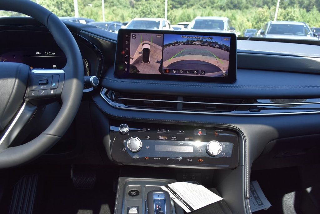 2026 Infiniti QX60 Luxe photo 17