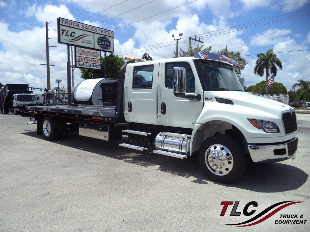 2026 International MV607 Crew Cab w/ 22' JerrDan Shark 6 Ton Low Pro Wide Rollback - 23020987 | Video 1