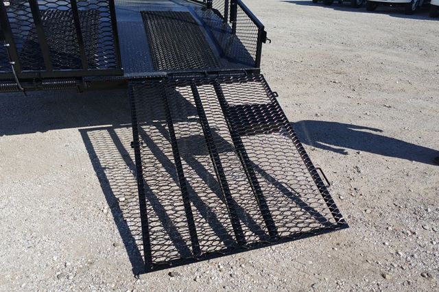 2026 Isuzu NPR (19ft Landscape w/ Ramps) - 22941985 - 17