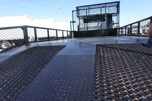 2026 Isuzu NPR (19ft Landscape w/ Ramps) - 22941985 - 19