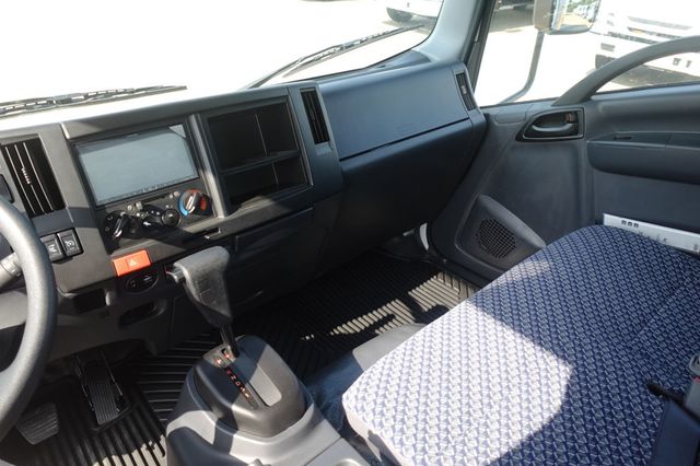 2026 Isuzu NPR HD (16ft Box with ICC Bumper) - 23045532 - 30