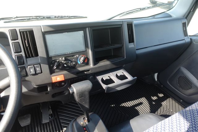 2026 Isuzu NPR HD (16ft Box with ICC Bumper) - 23045532 - 31