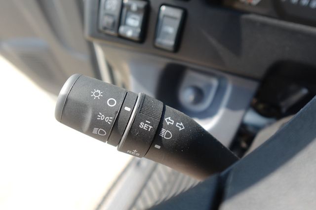 2026 Isuzu NPR HD (16ft Box with ICC Bumper) - 23045543 - 31